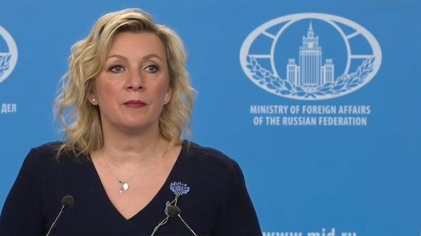 Мария Захарова во время еженедельного брифинга (29 апреля 2026). Москвa - Sputnik Армения