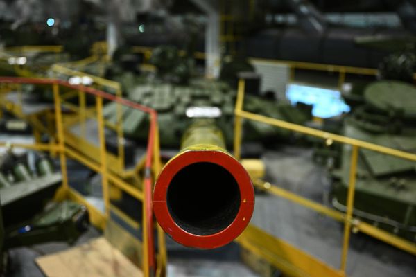Башни танков Т-72 в механо-сборочном цехе Уралвагонзавода  - Sputnik Армения