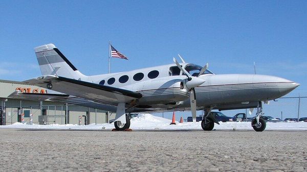 Легкий двухмоторный самолет Cessna 421 - Sputnik Армения