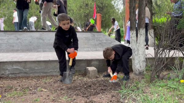 Акция АНО Евразия по благоустройству памятников Великой Отечественной войны «По следам истории» - Sputnik Армения