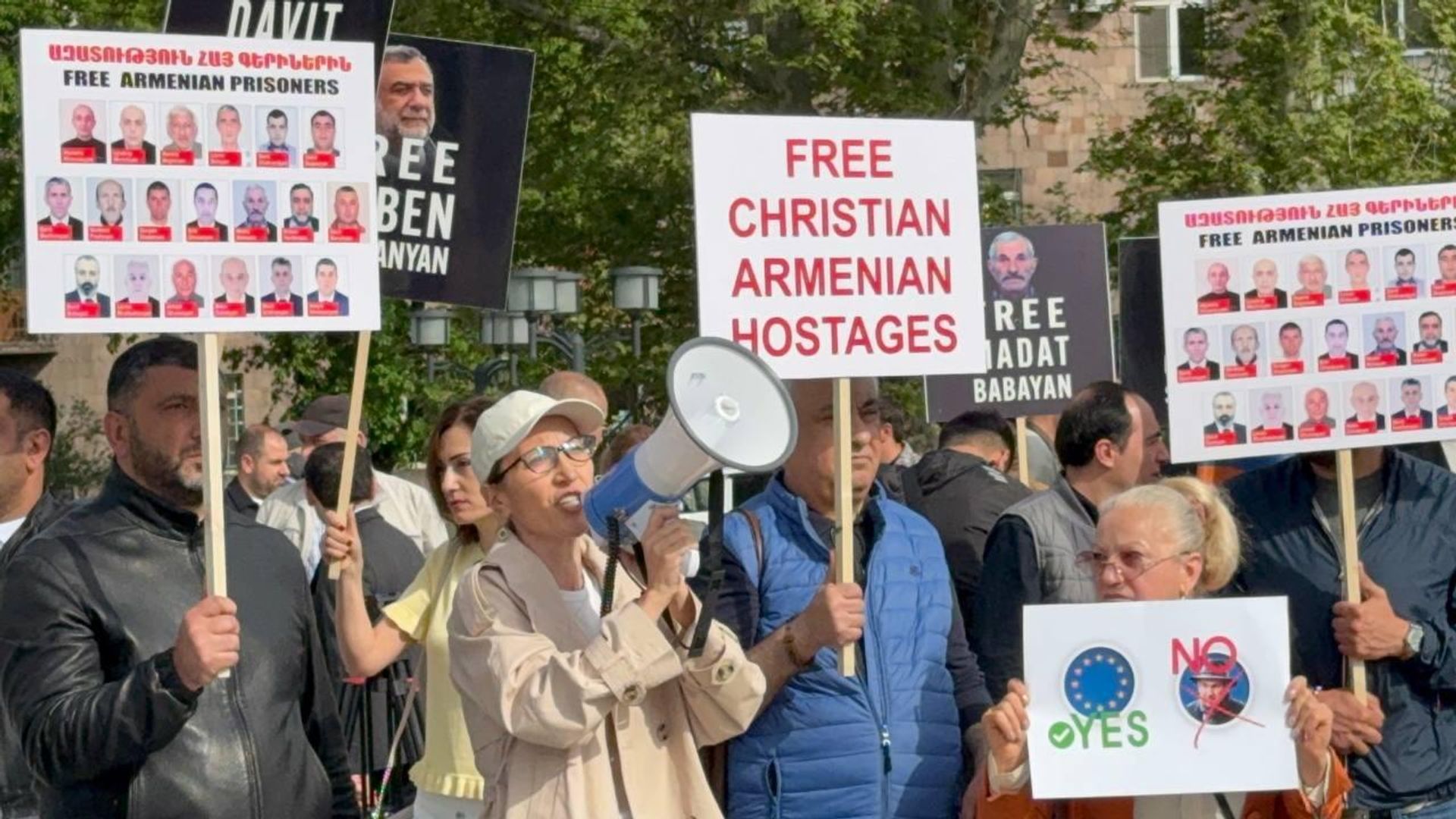 Мане Тандилян на акции протеста на улице Алабян (4 мая 2026). Еревaн - Sputnik Армения, 1920, 04.05.2026