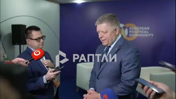 Фицо против выдачи военных кредитов Киеву, и он будет в Москве 9 мая, хоть и не на параде - Sputnik Армения
