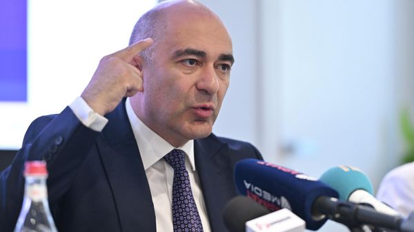 Лидер партии Просвещенная Армения Эдмон Марукян на предвыборном брифинге (7 мая 2026). Еревaн - Sputnik Армения