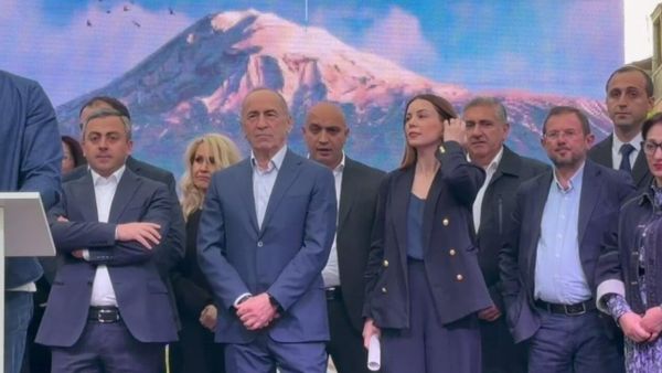 «Հայաստան» դաշինքը նախընտրական քարոզարշավը սկսեց Էջմիածնից՝ հայության հոգևոր կենտրոնից - Sputnik Արմենիա