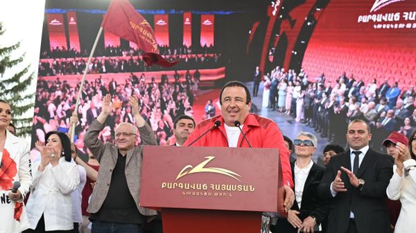 Գագիկ Ծառուկյան - Sputnik Արմենիա
