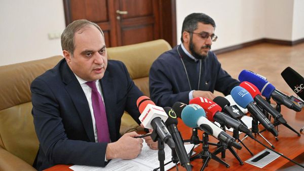 Արա Զոհրաբյանը և հայր Ռուբենը - Sputnik Արմենիա
