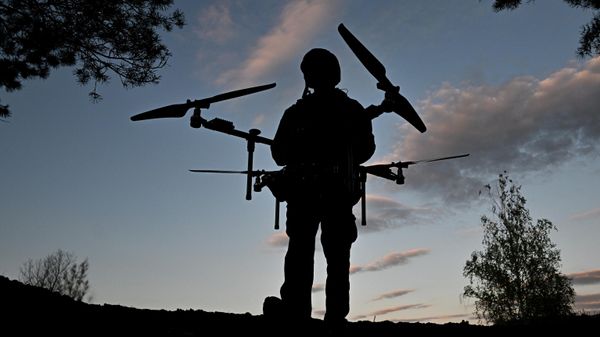 Боевая работа военнослужащих 59-го танкового полка на Краснолиманском направлении - Sputnik Армения