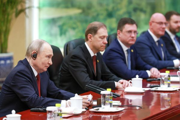 Президент РФ Владимир Путин во время переговоров с председателем КНР в Доме народных собраний (20 мая 2026). Пекин - Sputnik Армения
