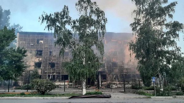 Последствия атаки на учебный корпус и общежитие Старобельского колледжа нашего педуниверситета - Sputnik Армения