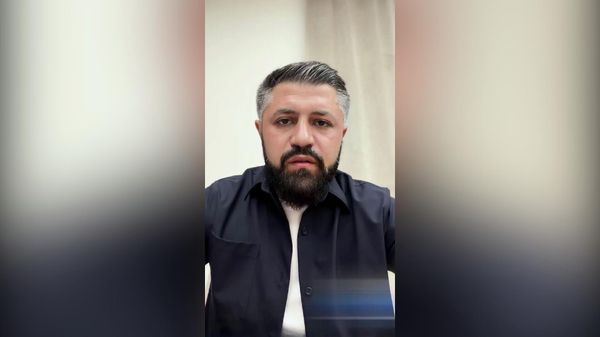 Ժողովո՛ւրդ, Ձեզնից թաքուն դիրք են հանձնում, լսե՛ք այս կամավորի խոսքը - Sputnik Армения
