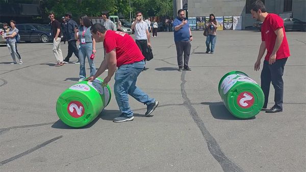 Սա ամենալուրջ քաղաքական ակցիաներից մեկն է․ «Բոլորին դեմ եմ»-ն այսօր «բոչկա է գլորում» - Sputnik Արմենիա