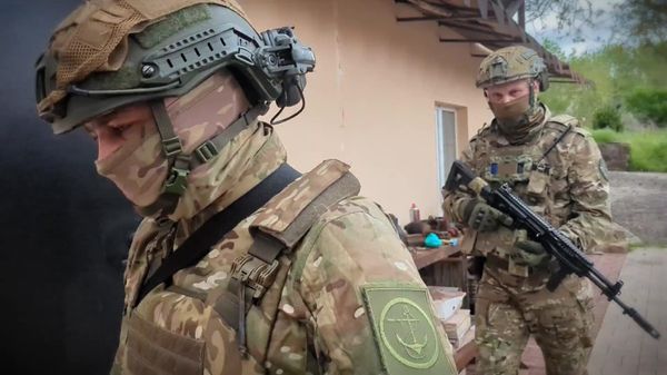ФСБ обнаружила вражеский схрон с иностранным вооружением под Красноармейском - Sputnik Армения
