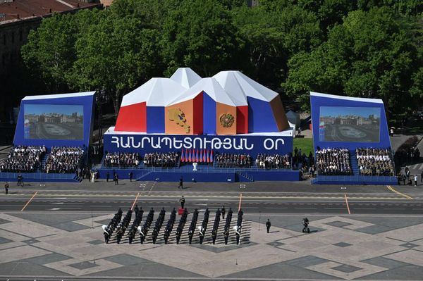 Военный оркестр во время парад, посвященного Дню Республики - Sputnik Армения