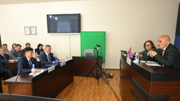 ԱՊՀ դիտորդական առաքելությունը ԱԺ ընտրություններին առնչվող հարցեր է քննարկել ԿԸՀ–ում - Sputnik Արմենիա