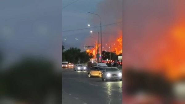 Крупный пожар в промышленной зоне города Кизилюрта - Sputnik Армения