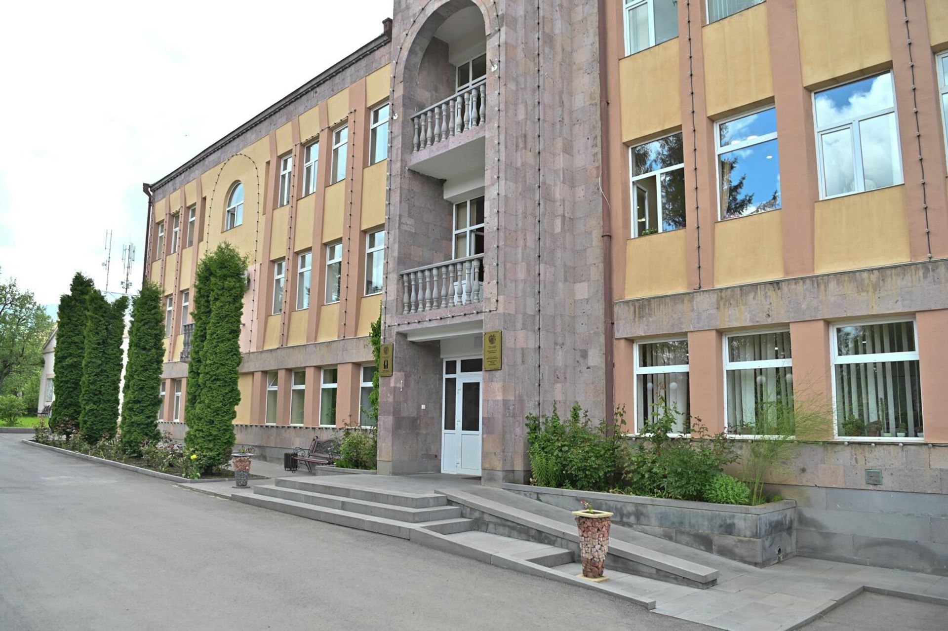 Здание муниципалитета Степанавана Здание муниципалитета Степанавана - Sputnik Армения, 1920, 10.06.2026