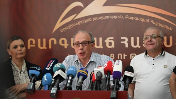 Ара Айвазян на пресс-конференции партии Процветающая Армения (12 июня 2026). Ереван - Sputnik Армения