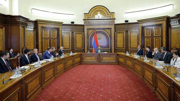 В правительстве под председательством премьер-министра Никола Пашиняна состоялись консультации, в ходе которых обсуждались текущие тенденции и будущие шаги в экспортном секторе (15 июня 2026). Еревaн  - Sputnik Армения