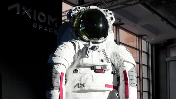 Компания Axiom Space представила свой скафандр, разработанный совместно с Prada - Sputnik Армения