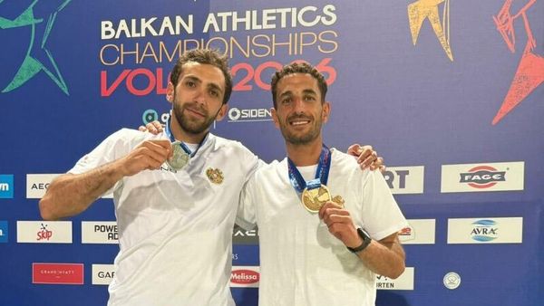 Бегун Ерванд Мкртчян - победитель чемпионата Балканских стран, Размик Казарян - серебряный призер - Sputnik Армения