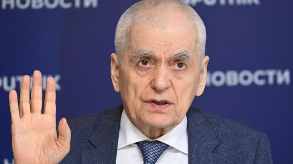 Геннадий Онищенко во время видеомоста по теме биобезопасность стран ЕАЭС (24 июня 2026). Еревaн - Sputnik Армения