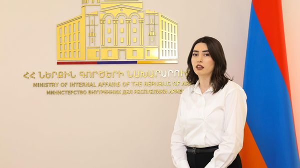 Министр внутренних дел Арпине Саркисян - Sputnik Արմենիա
