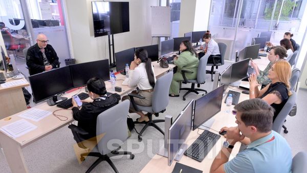 13-й модуль просветительского проекта Sputnik Pro на Зубовском в Москве. - Sputnik Армения