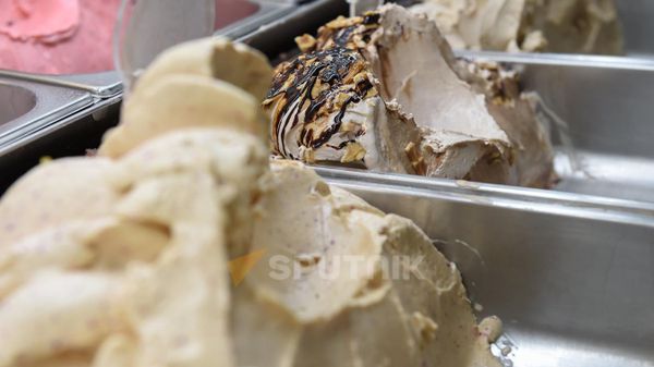Итальянское мороженое Sorriso Gelato в Еревaне - Sputnik Армения