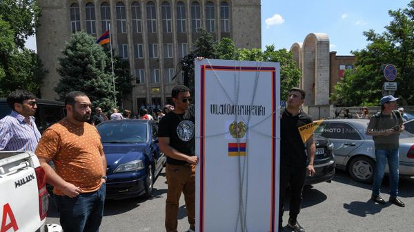 Акция оппозиции в защиту гос.символов (5 июля 2022). Еревaн - Sputnik Армения