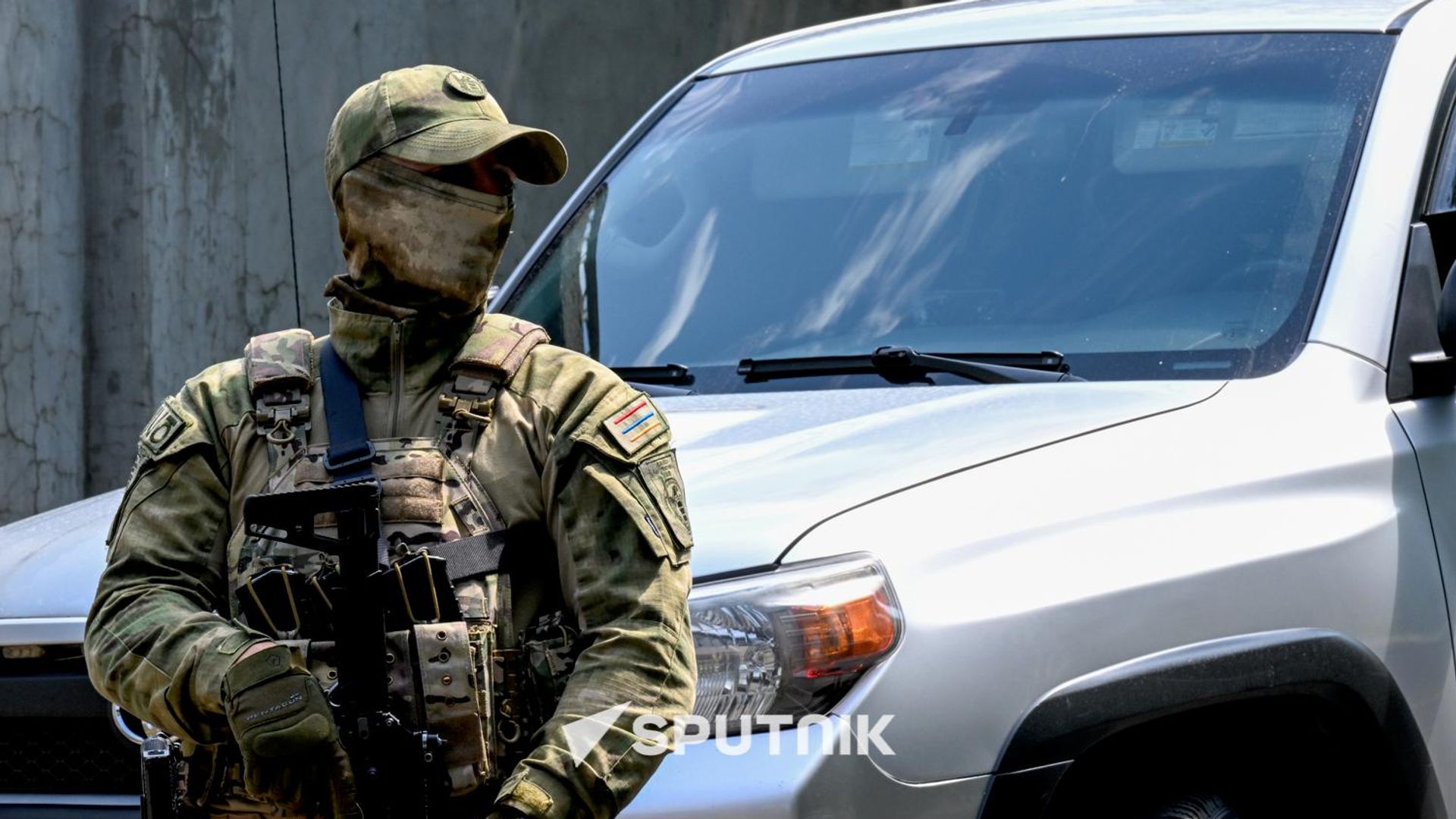 Спецназ СНБ в доме Гагика Царукяна (6 июля 2026). Ариндж - Sputnik Արմենիա, 1920, 01.10.2026