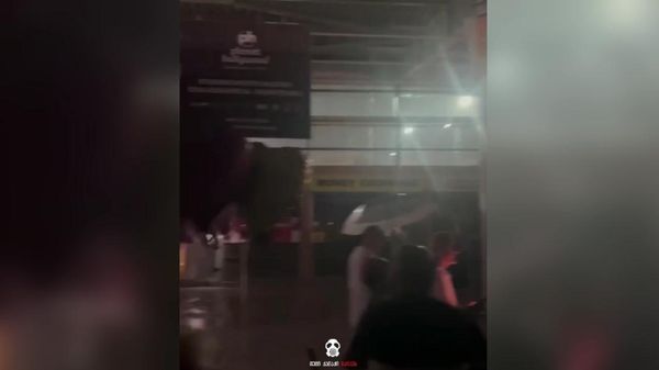 Так сейчас выглядит аэропорт Тбилиси, который оказался частично обесточен из-за ливня - Sputnik Армения
