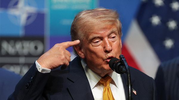 Президент США Дональд Трамп во время выступления перед СМИ в день саммита лидеров НАТО (8 июля 2026). Анкара - Sputnik Армения