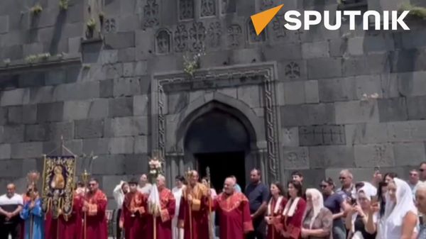 Празднование Вардавара во дворе Тегерского монастыря - Sputnik Армения
