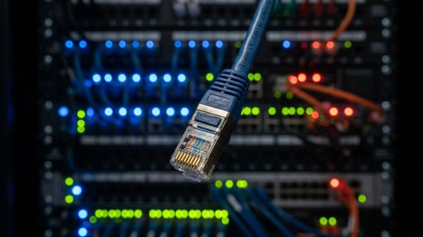 Сгенерированное ИИ изображение: отключенный от сервера кабель - Sputnik Армения