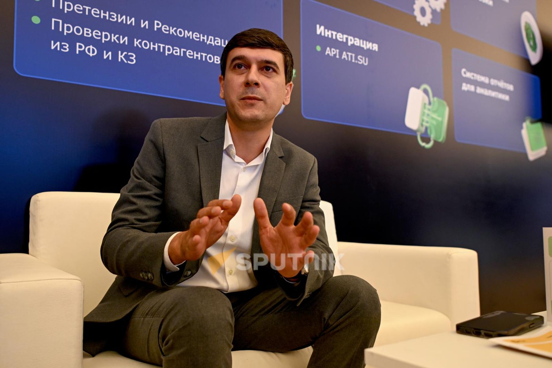 Директор представительства ATI.SU в Армении Сергей Мкртчян на полях eLogiFest 2026 (17 июля 2026). Еревaн - Sputnik Армения, 1920, 17.07.2026