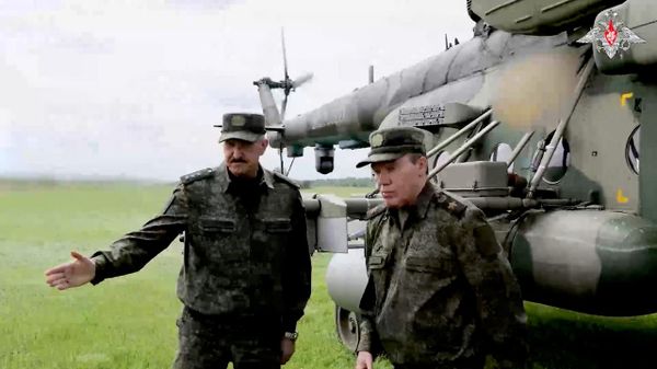 Начальник ГШ ВС РФ Валерий Герасимов проверил ход выполнения боевых задач соединениями и воинскими частями группировки войск «Запад» - Sputnik Армения