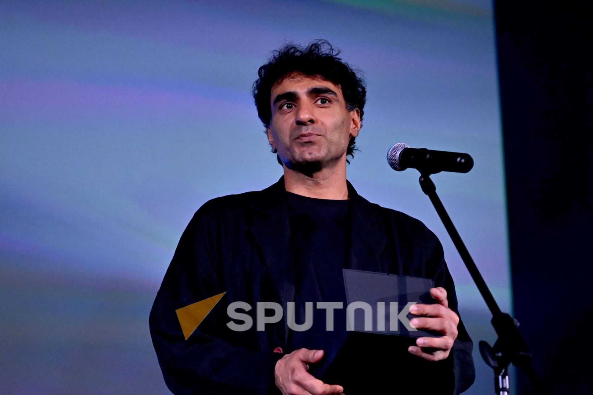 Лауреат 23-го Международного кинофестиваля Золотой абрикос Амир Азизи (19 июля 2026). Еревaн - Sputnik Արմենիա, 1920, 19.07.2026