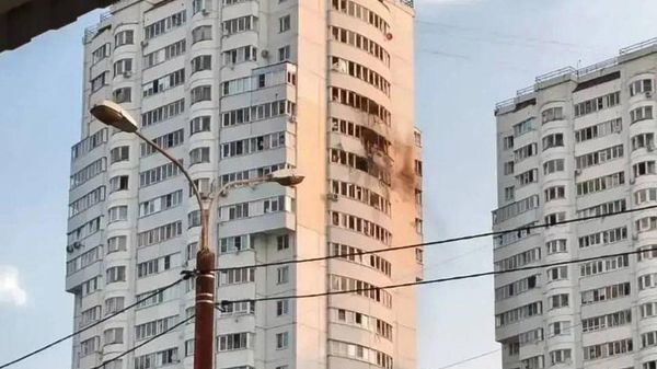 Последствия удара БПЛА по жилому зданию в Подмосковье  - Sputnik Армения