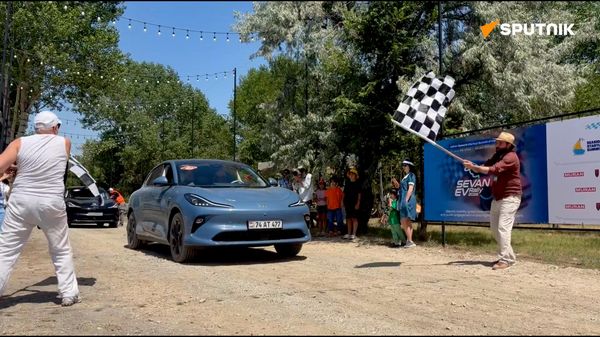 Третья по счету ежегодная гонка электромобилей Sevan EV Rally проводится в Армении, на берегу Севана - Sputnik Армения
