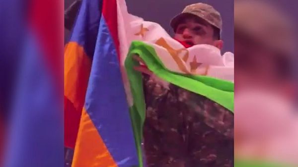 Таджикский боец победил на турнире в Ереване и посвятил успех погибшему другу-армянину - Sputnik Армения
