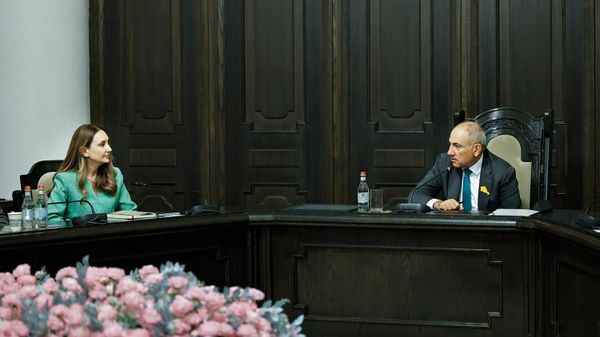 Премьер-министр Никол Пашинян представил новую главу аппарата Лилит Макунц (3 февраля 2026). Еревaн - Sputnik Армения