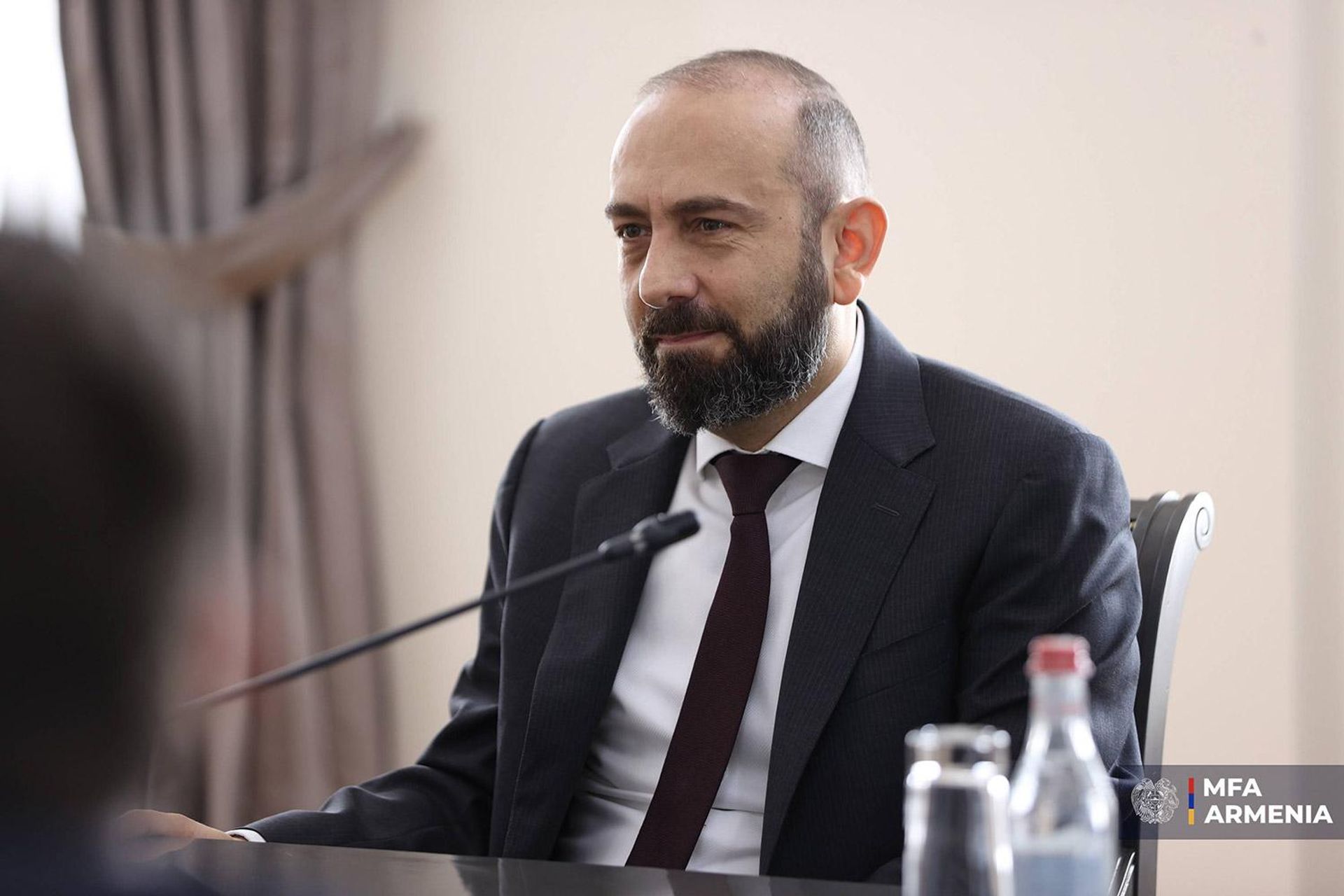 Министр иностранных дел Арарат Мирзоян принял старшего советника спецпосланника США по миротворческим миссиям Арье Лайтстоуна (5 августа 2026). Еревaн Министр иностранных дел Арарат Мирзоян принял старшего советника спецпосланника США по миротворческим миссиям Арье Лайтстоуна (5 августа 2026). Еревaн - Sputnik Армения, 1920, 05.08.2026