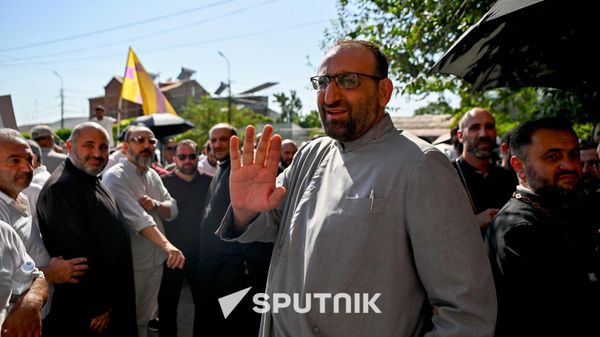 Архиепископ Аршак Хачатрян в Первопрестольном Эчмиадзине (7 августа 2026). Эчмиадзин - Sputnik Армения