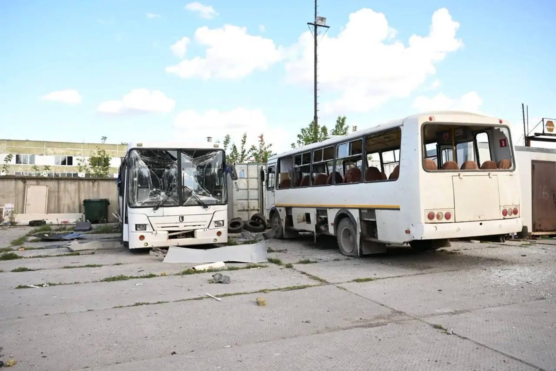 Последствия атаки украинского БПЛА (10 августа 2026). Нижнекамск Последствия атаки украинского БПЛА (10 августа 2026). Нижнекамск - Sputnik Армения, 1920, 10.08.2026