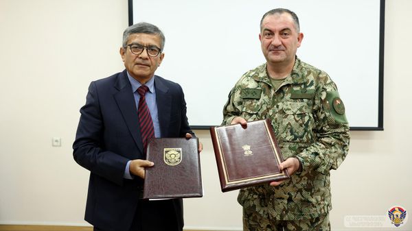 Էդվարդ Ասրյանն ու Ռաջեշ Կումար Սինգհը - Sputnik Արմենիա