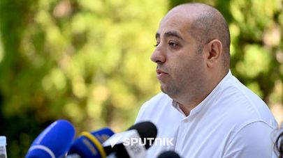 Адвокат Ованнес Худоян во время пресс-конференции (21 августа 2026). Дзорахбюр