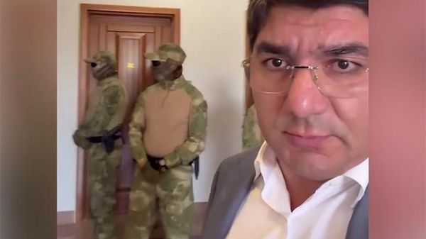 Сотрудники СНБ в доме депутата Левона Кочаряна - Sputnik Армения