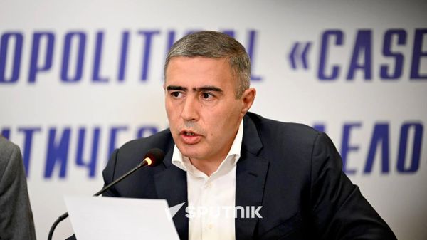 Руководитель офиса Роберта Кочаряна Баграт Микоян во время пресс-конференции (31 августа 2026). Еревaн - Sputnik Армения