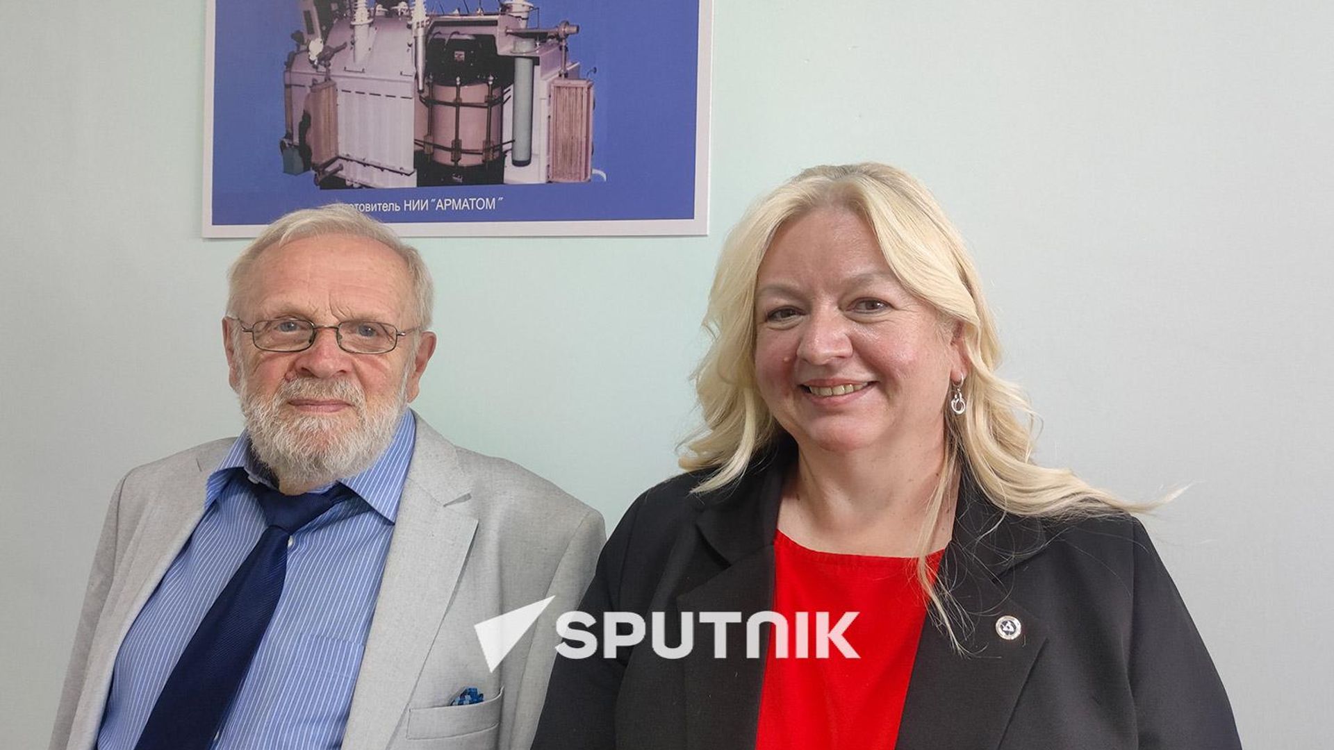 Члены Общественного совета госкорпорации Росатом Олег Муратов и Юлия Зворыкина - Sputnik Армения, 1920, 09.09.2026