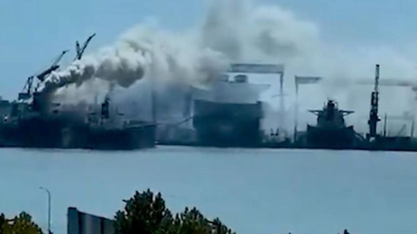 Минимум 20 человек погибли при пожаре на одном из судов на верфи в китайском Циндао - Sputnik Армения